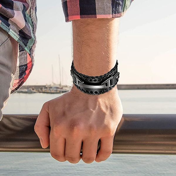 Justerbart brett läderarmband för män, legerat punk flätat bälte manschettarmband