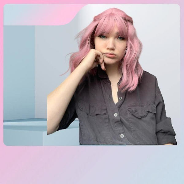 Pastellfärgad vågig peruk med luftlugg, kort lila rosa lockig axellång syntetisk peruk för dagligt bruk, färgglad cosplayperuk för tjejer