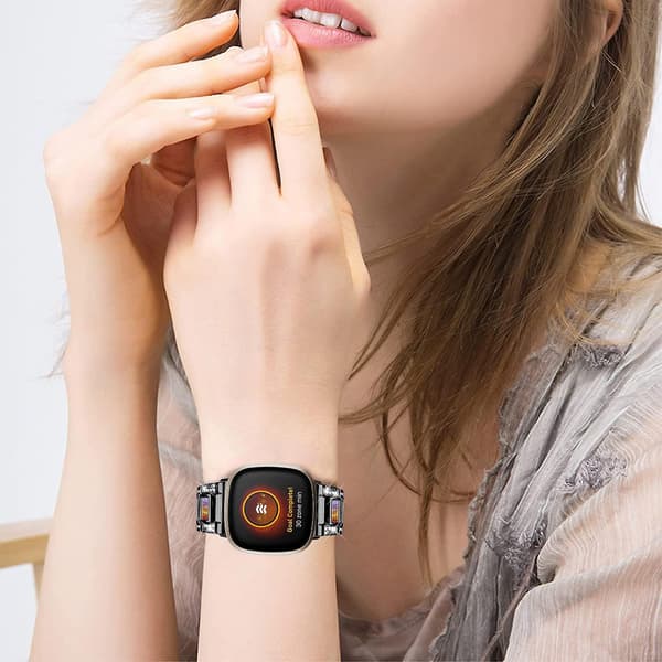 Til Fitbit Versa 4/Sense 2 Resin Urrem Rustfrit Stål Rhinestone Dekor Urrem Black Rainbow