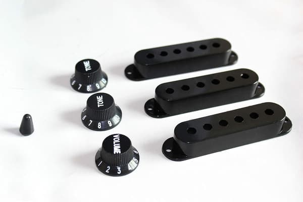 48/50/52mm Pickup Covers med 5-vejs Switch Tip Cap til Strat Guitar Udskiftning, Sort