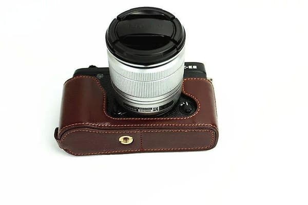 Äkta halv kameraväska i splitläder för Fujifilm XE1 XE2 Coffee