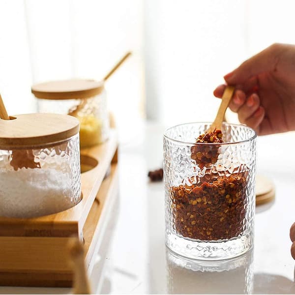 Kryddburk i glas, salt- och sockerbehållare, pepparkryddset för kök