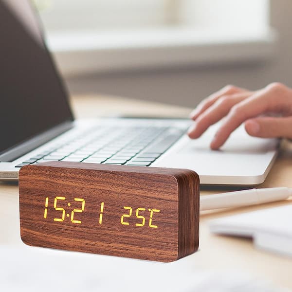 Modern Trä LED-väckarklocka Kalender Termometer Batteri Ingår Inte (Brun och Trä Vit)