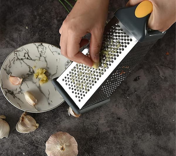 Rivjern i rustfritt stål med 4 sider, best for parmesanost