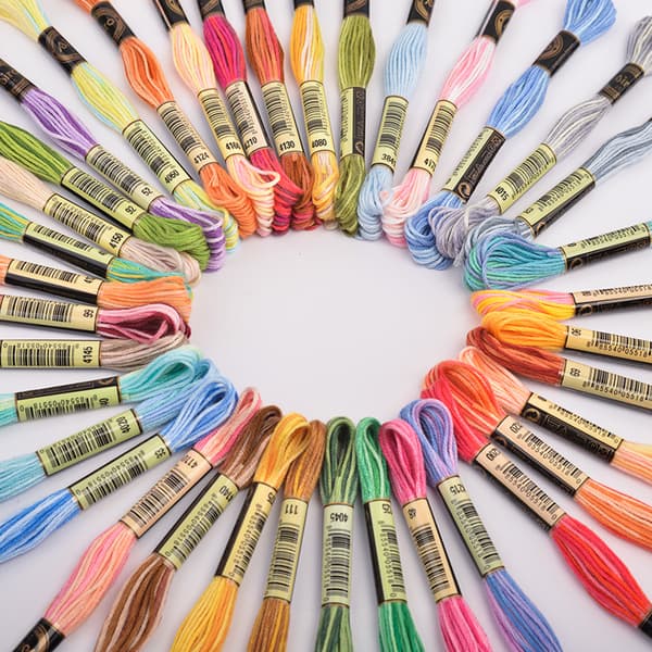 Flissy - 50 nøgler broderigarn - Assorterede farver