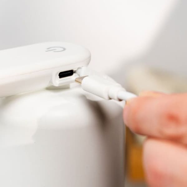 Automatisk genopladelig sæbedispenser InnovaGoods Bitesap vit/transparent
