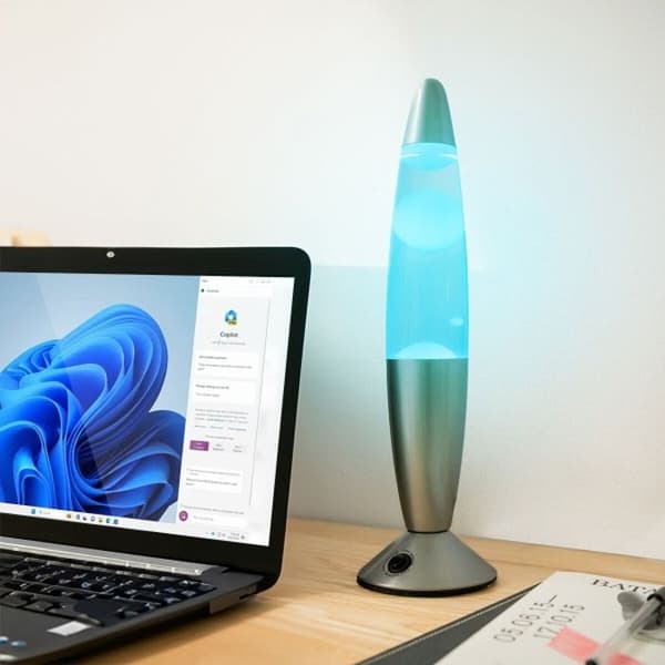 INNOVAGOODS MONIVÄRI LED-LAAVAVALAISIN mångfärgad