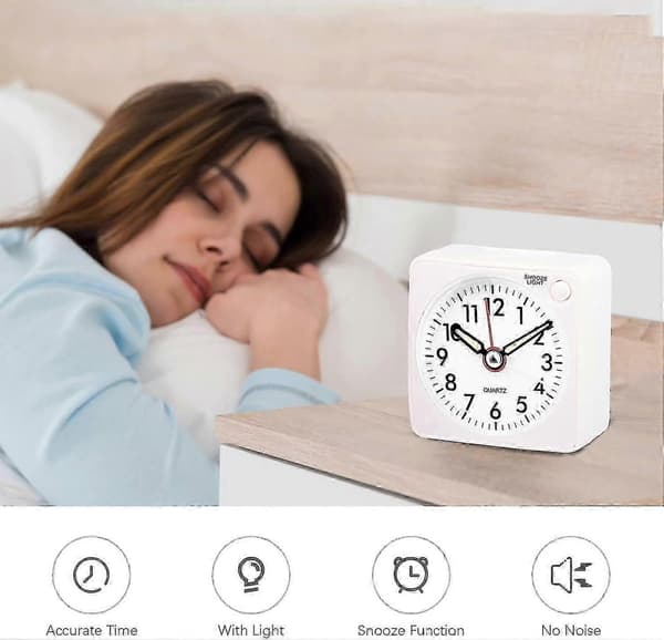 Liten tyst analog väckarklocka för sovrum, kontor, resor med snooze och ljus