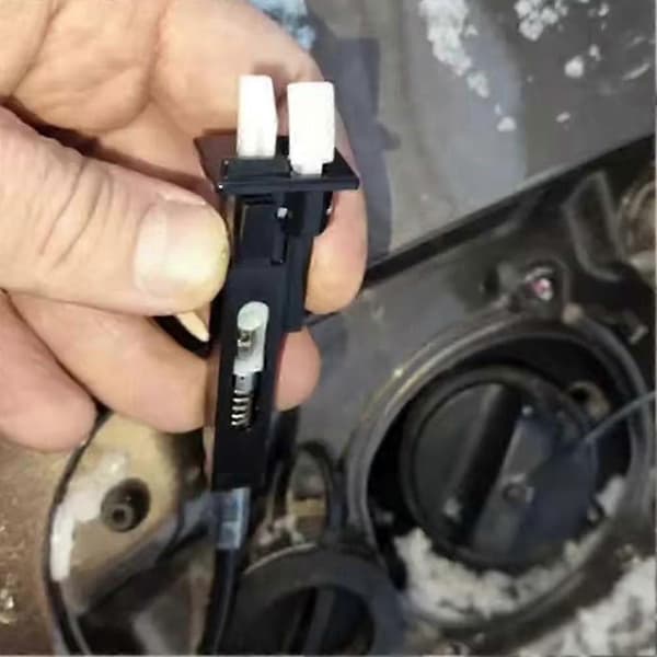 Säkert tanklock för Duster fordonsåtkomstpanels säkerhetslösning