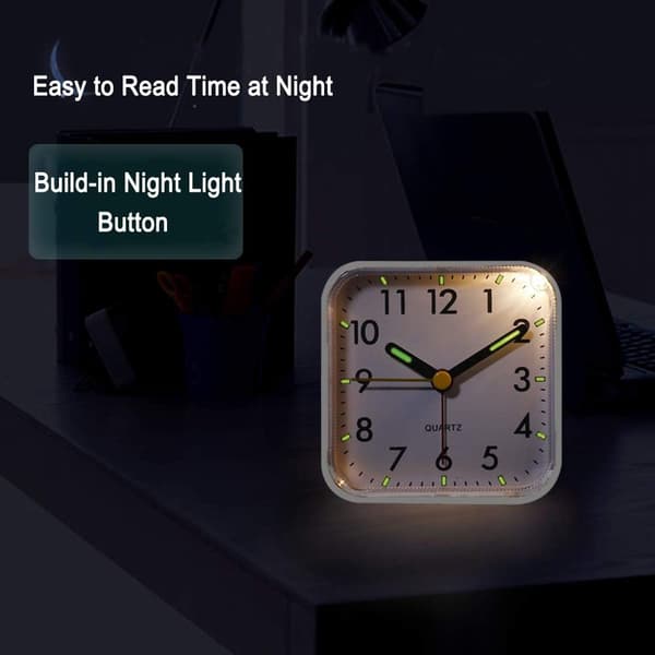Silent Alarm Clock Battery Operated Tick-Free Bedside Clock Large Display Basic Bedroom Clock Snooze Night Light Function Easy to Read and Use CJY