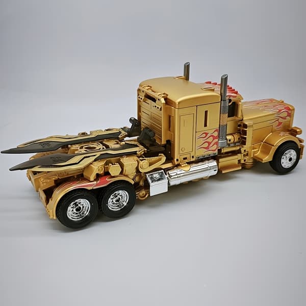 1 pc. Optimus Prime Transformable RobotmCJY Golden Car
