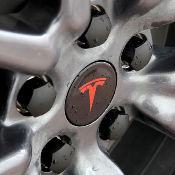Hjulkapsler for Tesla Model 3 Y, Felgemblembeskyttelse, Navkapsler, Hvite