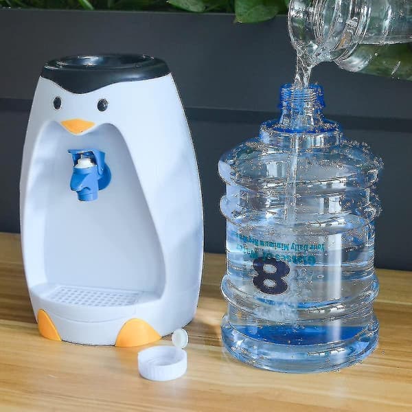 2,25L Kallvattendispenser för barn, liten pingvinformad minidrycksdispenser med tank, kran