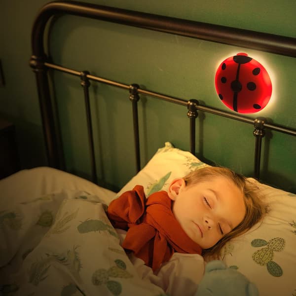Natlampe til børn med bevægelsessensor og daggryssensor Baby