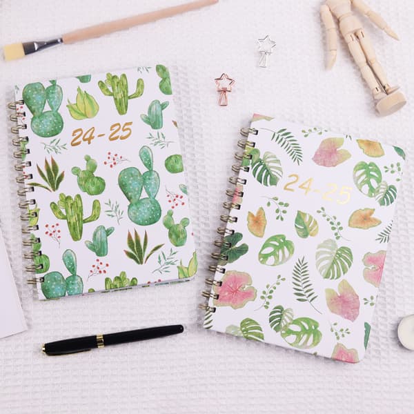 Planleggerbok med spiralrygg, blomstermønster, ukeplanlegger, A5-format January-December 25