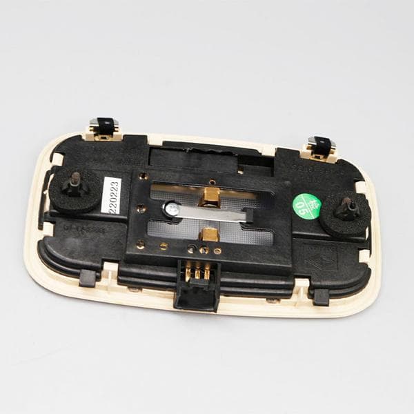 928501G000RU passer til 2006-2011 KIA RIO 4D 5D beige innendørs taklampe.