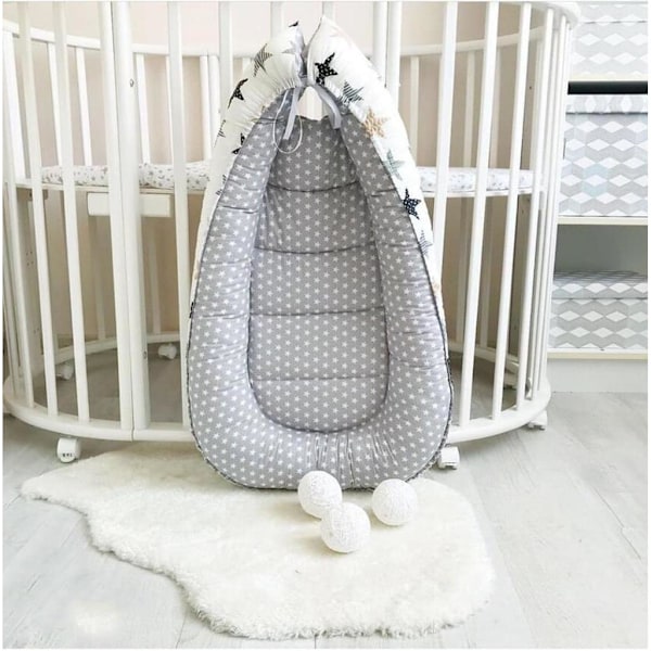Baby Haven - Ultralätt, Andningsbart Näste för Nyfödda, 100% Bomull Våffelstruktur Samsovningsöverdrag, Portabel Babylounge för Inomhus- & Utomhusäventyr