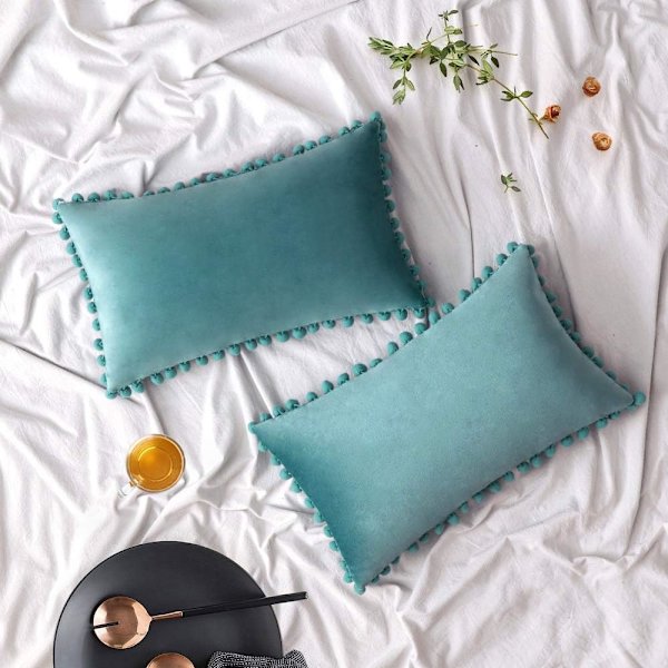 2 kpl Sametinen Tyynynpäällinen Pompom-Koristeella