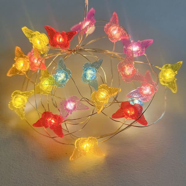 Lysguirlande i form af farverige sommerfugle 2M 20leds USB