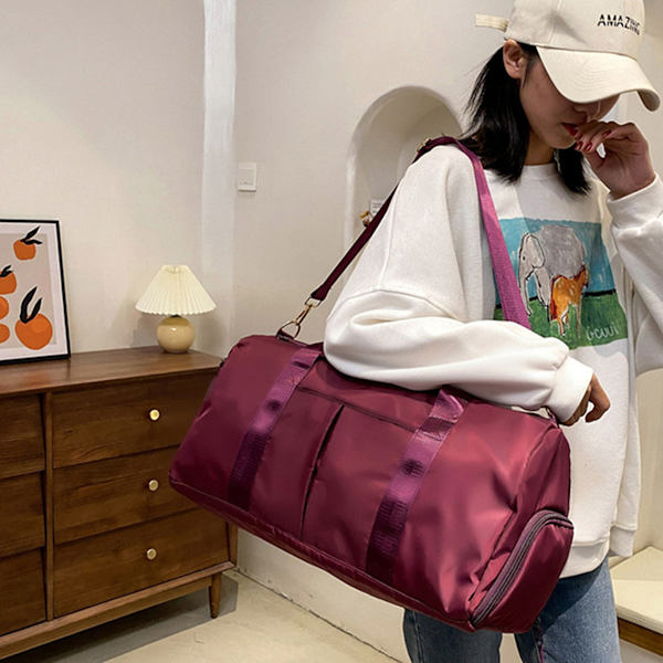 Treningsbagger for menn Vanntette duffel-vesker for helgeturer for kvinner og menn