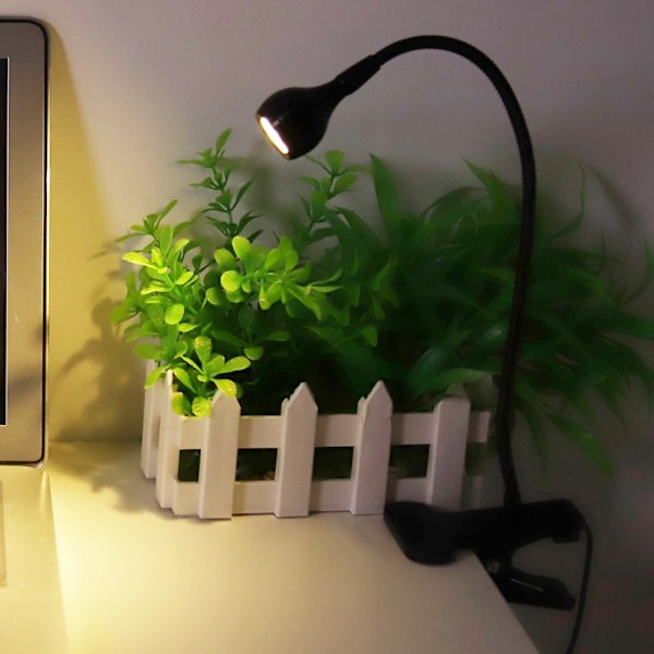 USB-LED-pöytälamppu Mini-työpöytäyölamppu klipsillä kotiin, opiskeluun ja lukemiseen, musta lämmin