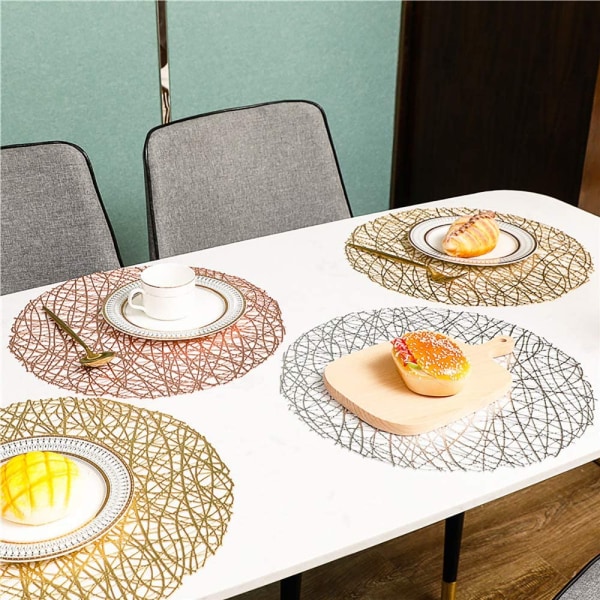 Plassmatter for middagsbordet - Metallisk hul design med sirkel