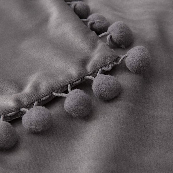 2 kpl Sametinen Tyynynpäällinen Pompom-Koristeella