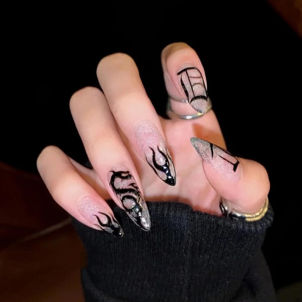 MISUD Stiletto Almond Trykte Negl Black Flame Glitter Bling