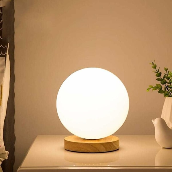 Taklampa i trä, nordisk minimalistisk stil, högtransmittans glasskärm för elegant heminredning, 12 x 16 cm