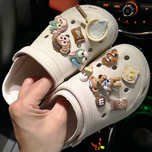 11 stk. Eggbrød Liten Brun Bjørn Sko Tilbehør for Croc Charm