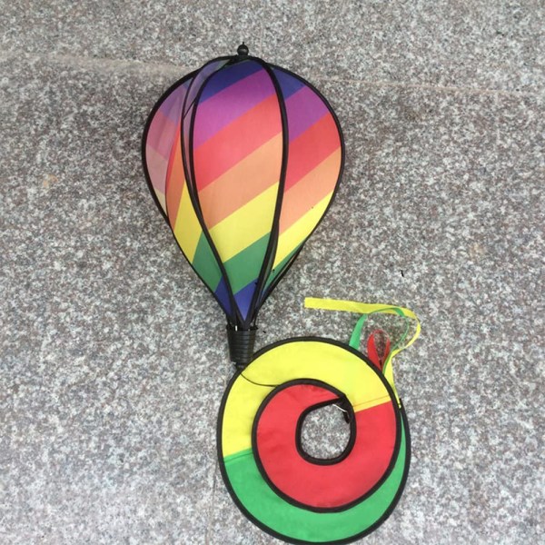 Regnbue varmluftballon vindstribe lysende roterende farverig