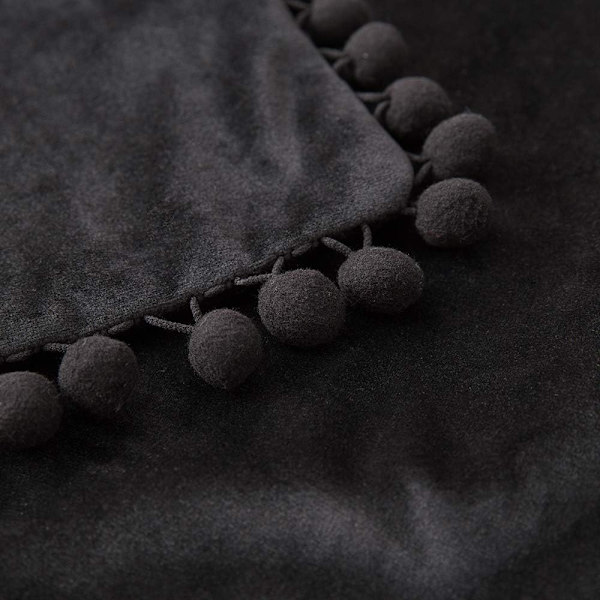 2 kpl Sametinen Tyynynpäällinen Pompom-Koristeella