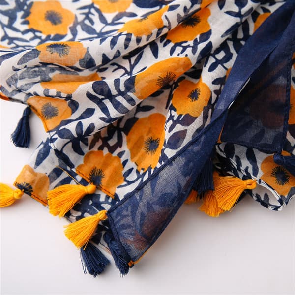 Lättviktig blommig tryckt scarf för kvinnor Höst Vinter Mode Fransad sjal