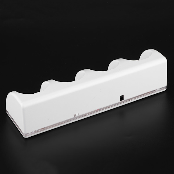 Valkoinen 4-in-1 latausasema laturi 4 kpl 2800mAh akkua Wii / Wii U -kaukosäätimiin 2800mAh akku