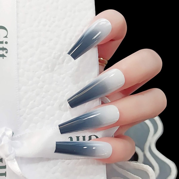Gradient nagelplåster, moderiktiga och vackra, grå