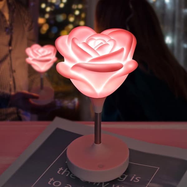 3D Rose-formet USB Genopladelig Touch Natlampe 3 Indstillinger Dæmpbar