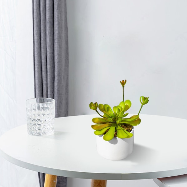 Konstgjorda växter, stora cylindriska keramiska blomkrukor,
