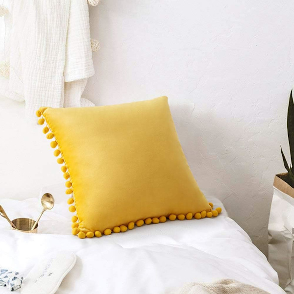 2 kpl Sametinen Tyynynpäällinen Pompom-Koristeella