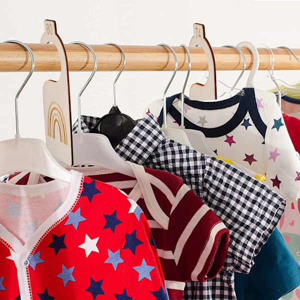 Organiserad lycka för din lilla, dubbelsidiga träavdelare för babygarderob, storleksavdelare för babykläder, könsneutral design för enkel garderob