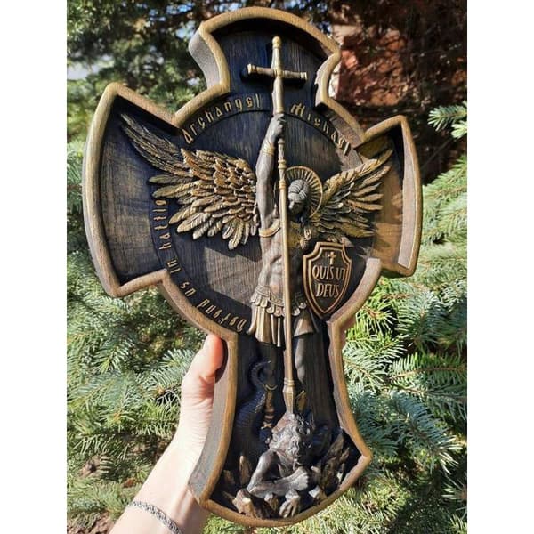 Sankt Michael Ærkeenglen i Kamprustning Koldstøbt Resin Statue