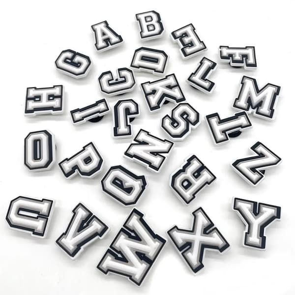 40 stk. sorte og hvide alfanumeriske sko-accessories til Croc Char