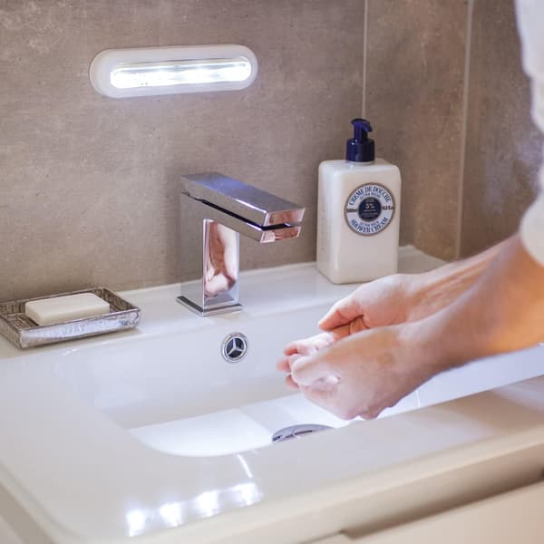 Hvidt skabslys, natlys med 5 LED touch-batterier, justerbar