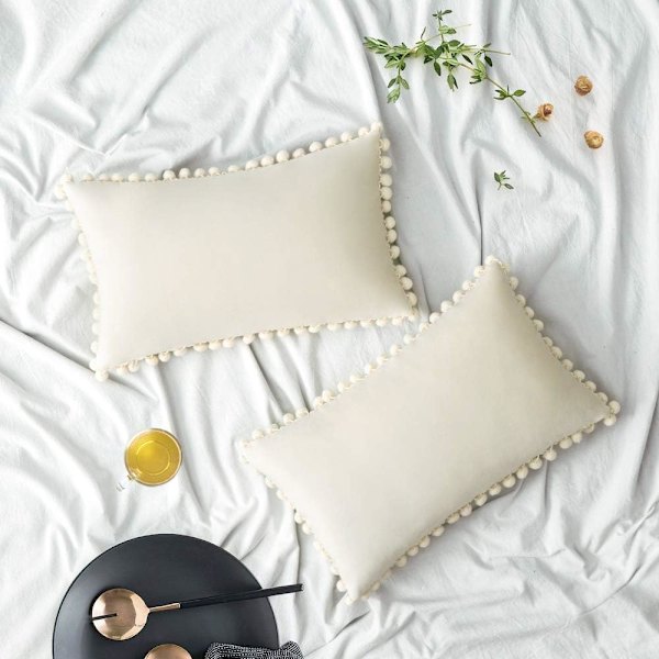 2 kpl Sametinen Tyynynpäällinen Pompom-Koristeella