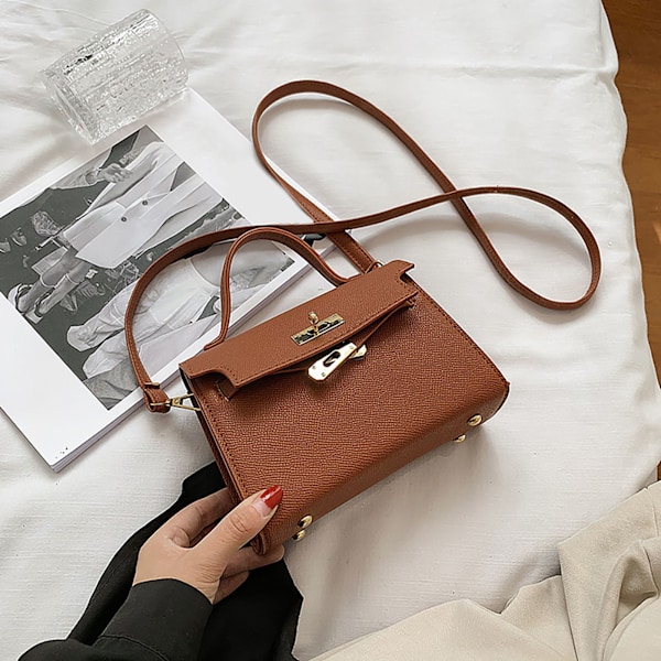 Dam axelväska Fashionable Versatile Liten handväska En axelväska för daglig shopping Brun