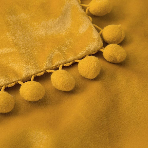 2 kpl Sametinen Tyynynpäällinen Pompom-Koristeella