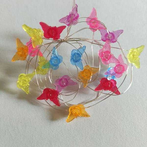 Lyslenke i form av fargerike sommerfugler 2M 20leds USB
