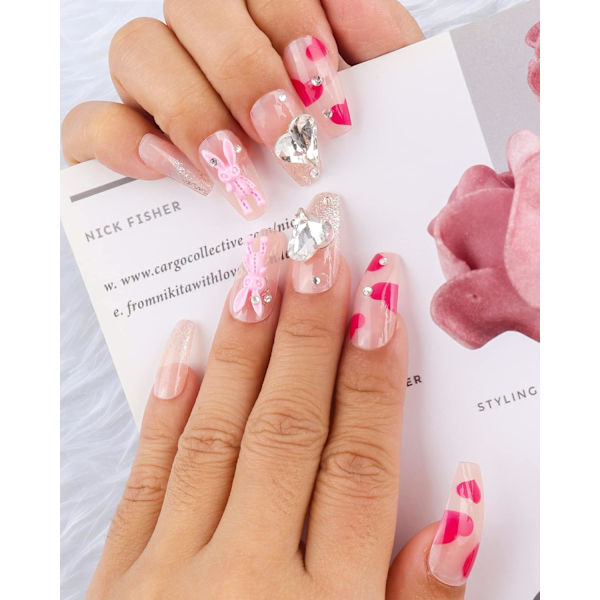 24 st Press on Nails Medium med mönster, kista akryl falska naglar, Ballerina konstgjorda lim på naglar, kanin harts berlocker och strass Stick