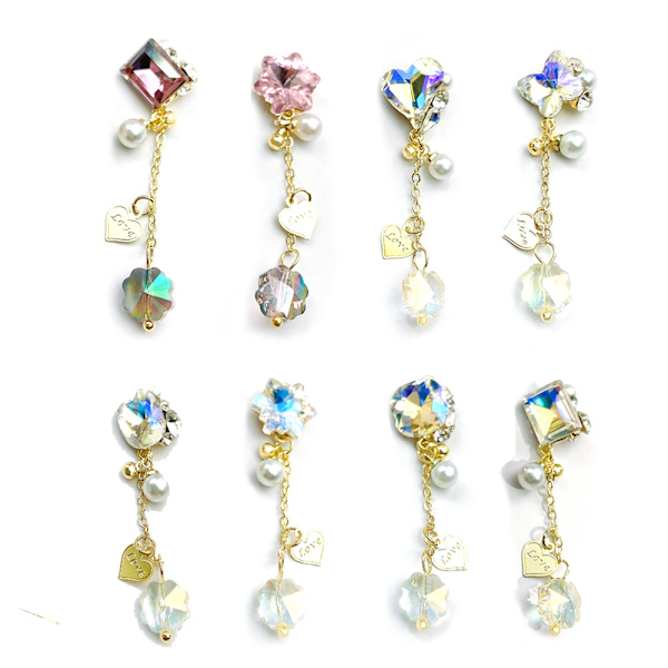 8 stk. Neglecharms Metal Alloy 3D Neglediamanter Rhinestone Krystal Neglesøm Manicure Smykker til Håndværk DIY Neglekunst Vedhæng