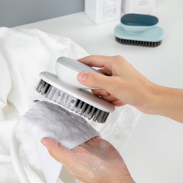 Kraftig skrubbebørste med ergonomisk håndtak. Sett med 2 stk, bl
