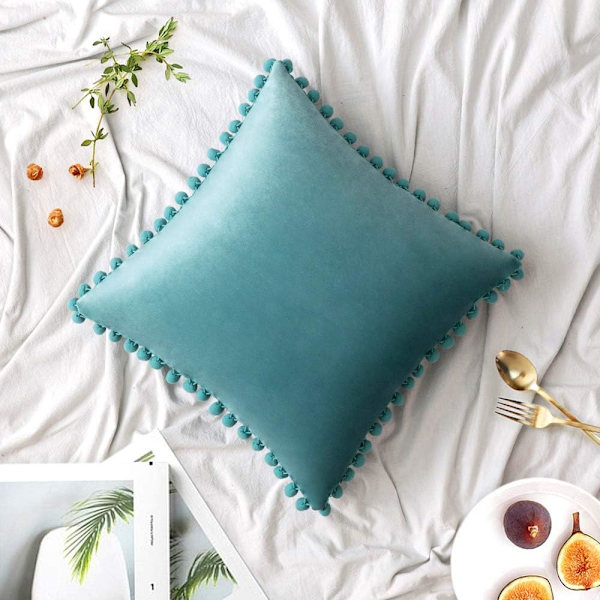 2 kpl Sametinen Tyynynpäällinen Pompom-Koristeella